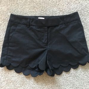 Scallop hemmed black shorts